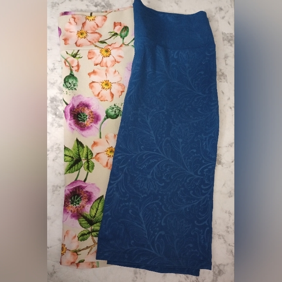 LuLaRoe Dresses & Skirts - 2 LuLaRoe Polyester Stretch Mini Skirts Size Large